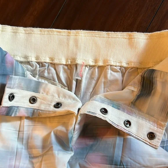 free people movement, hiking pants, size medium NWT, light weight size medium. - Picture 4 of 5